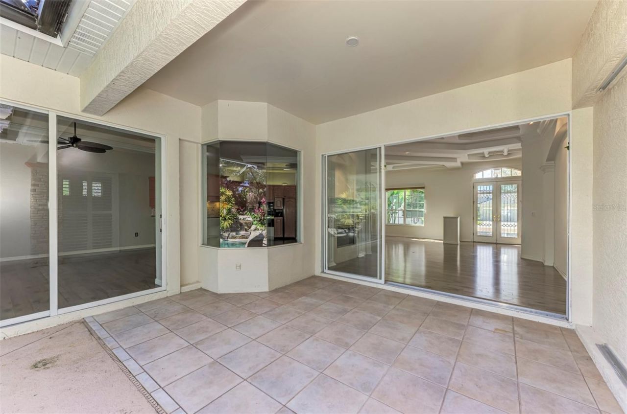 4889 Carrington Circle, Sarasota, FL 34243 Photo