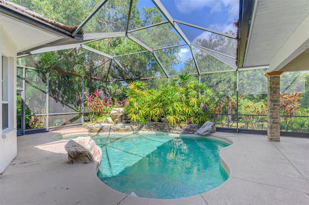 4889 Carrington Circle, Sarasota, FL 34243 Photo