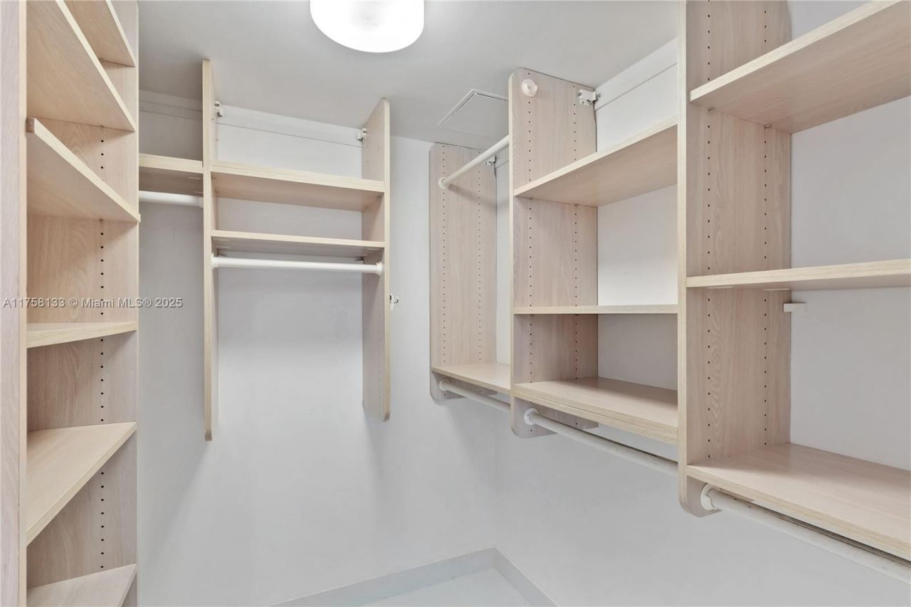 400 S Pointe Dr, Unit 906, Miami Beach, FL 33139 Photo