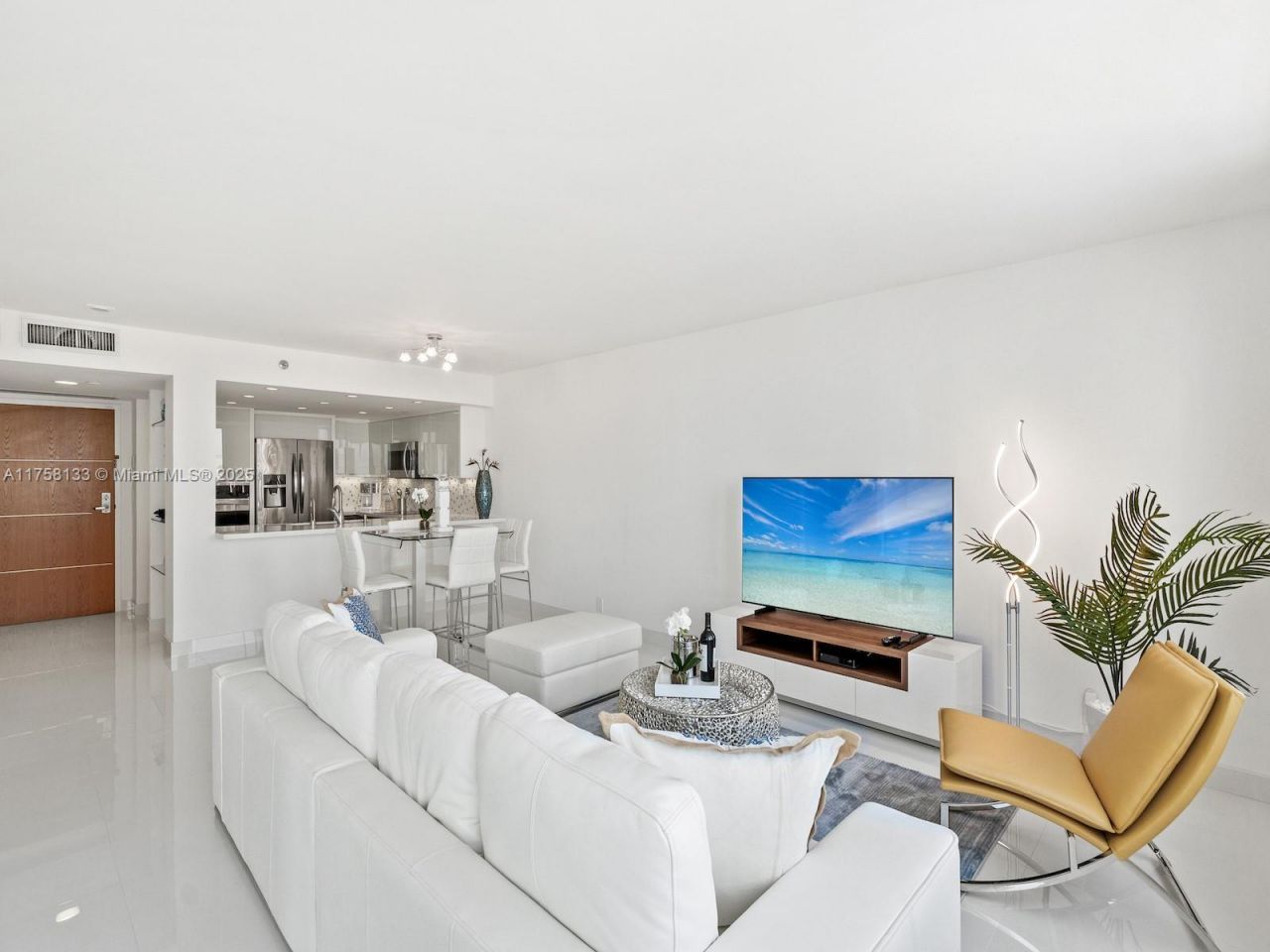 400 S Pointe Dr, Unit 906, Miami Beach, FL 33139 Photo