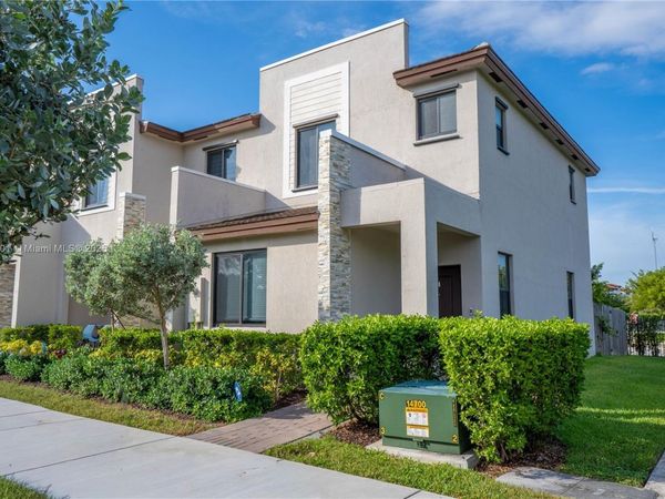 561 NE 208th Ter, Unit 561, Miami, FL 33179