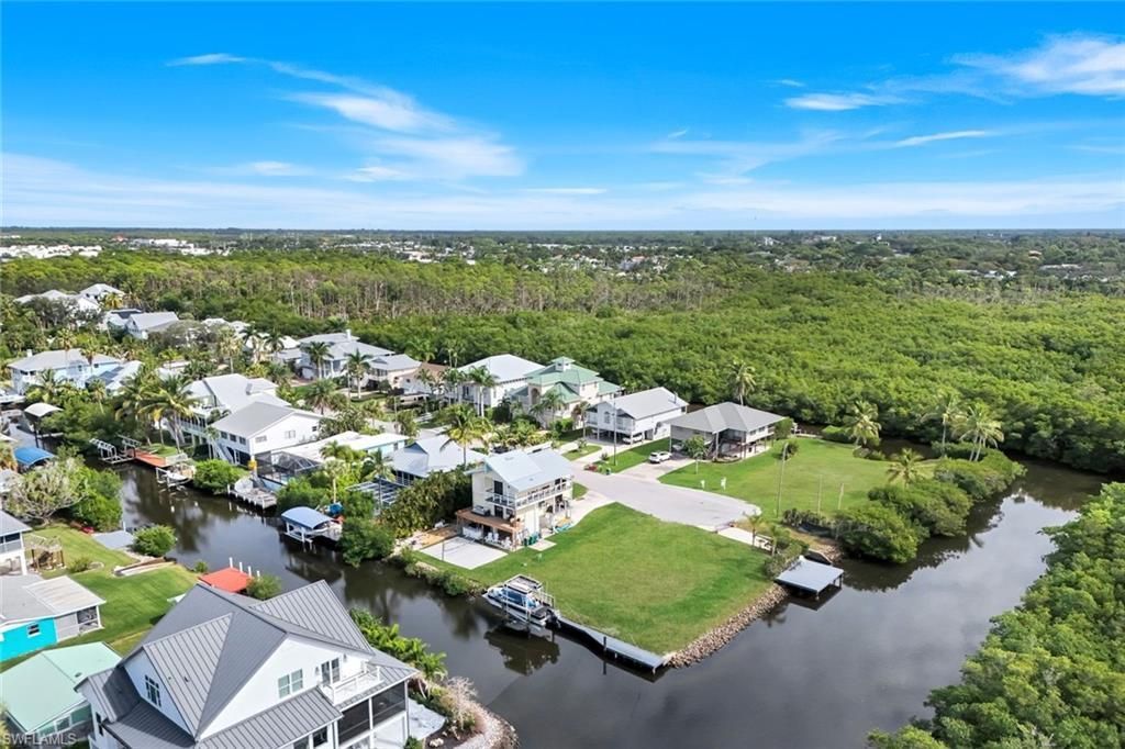 1277 Grand Canal Dr, Naples, FL 34110 Photo