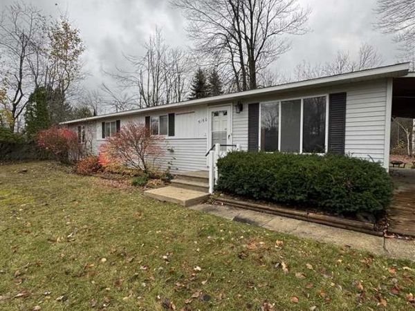 5160 Vis-A-Vis Lane, Petoskey, MI 49770