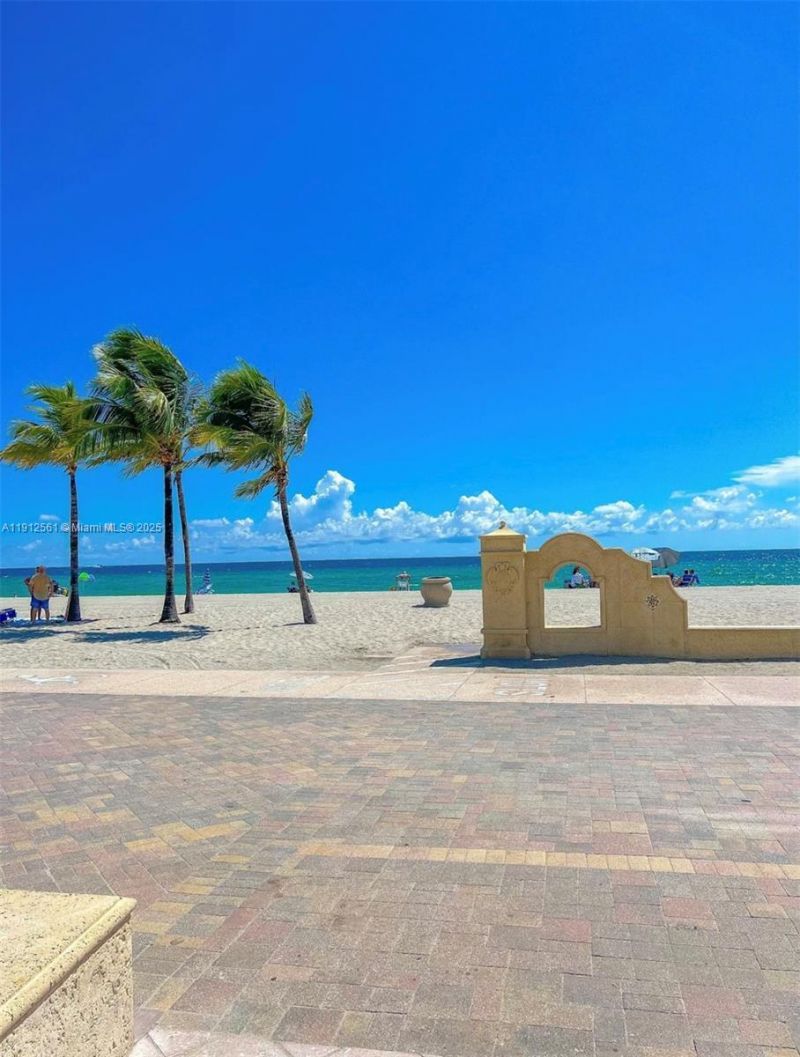 326 Wilson St, Unit 205, Hollywood, FL 33019 Photo