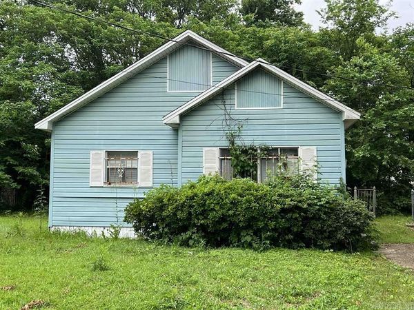 305 N Cypress Street, Pine Bluff, AR 71601