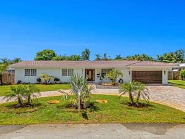 2070 NE 27th Street, Lighthouse Point, FL 33064