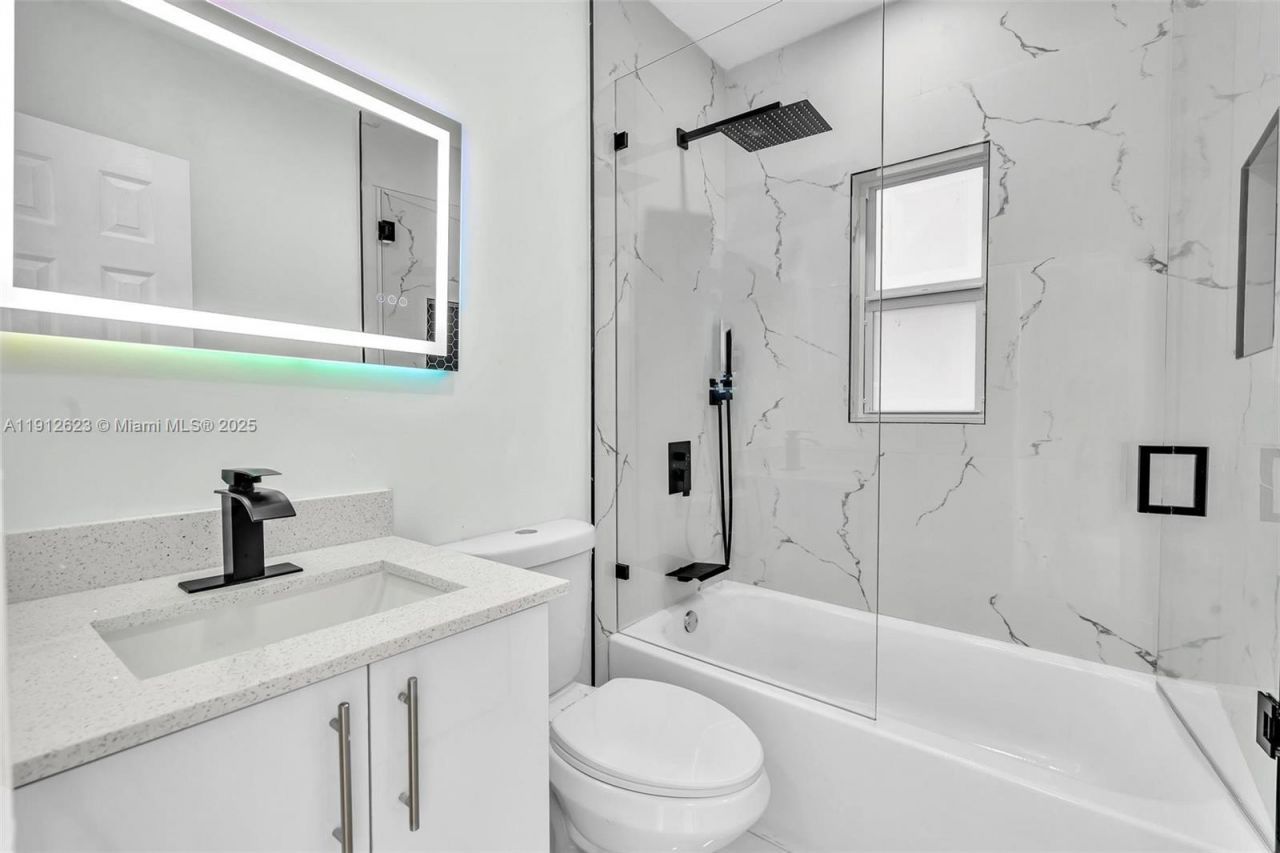 141 NW 89th St, El Portal, FL 33150 Photo