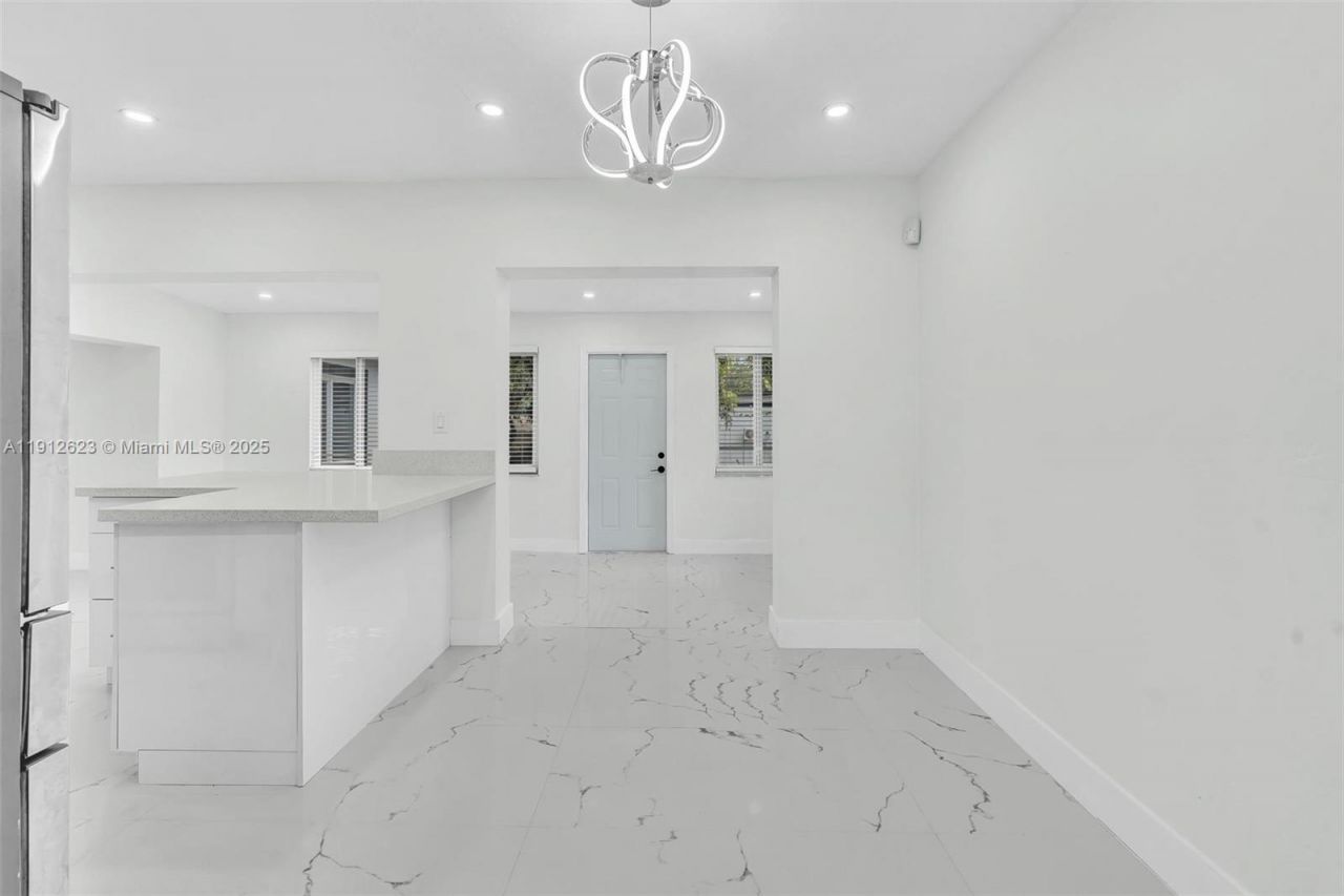 141 NW 89th St, El Portal, FL 33150 Photo