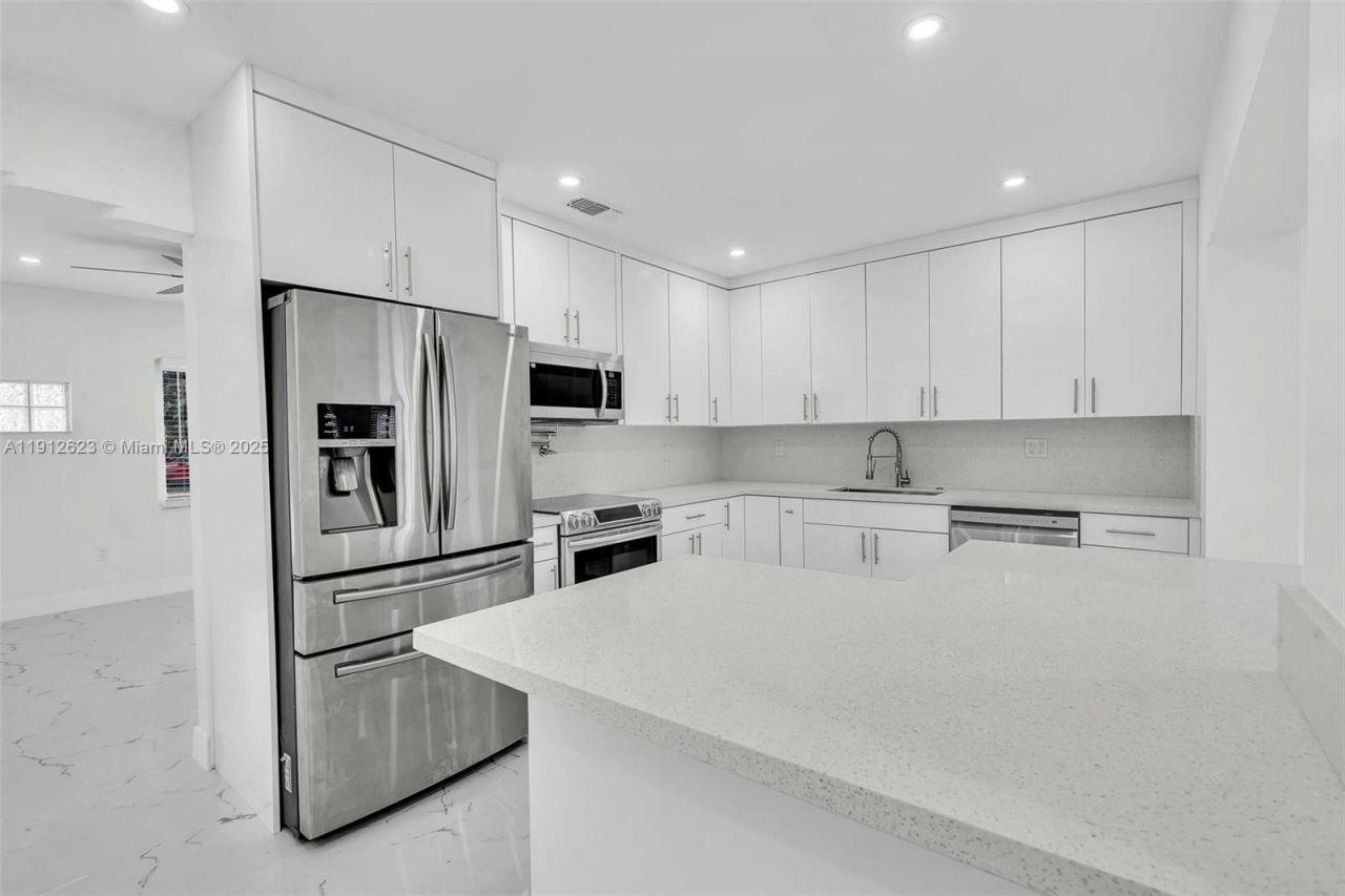 141 NW 89th St, El Portal, FL 33150 Photo