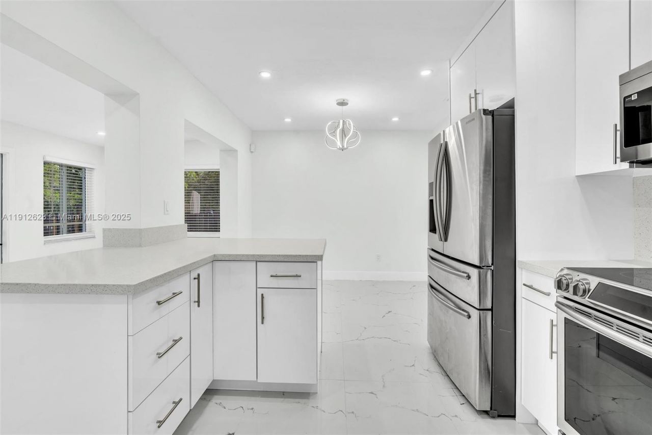 141 NW 89th St, El Portal, FL 33150 Photo