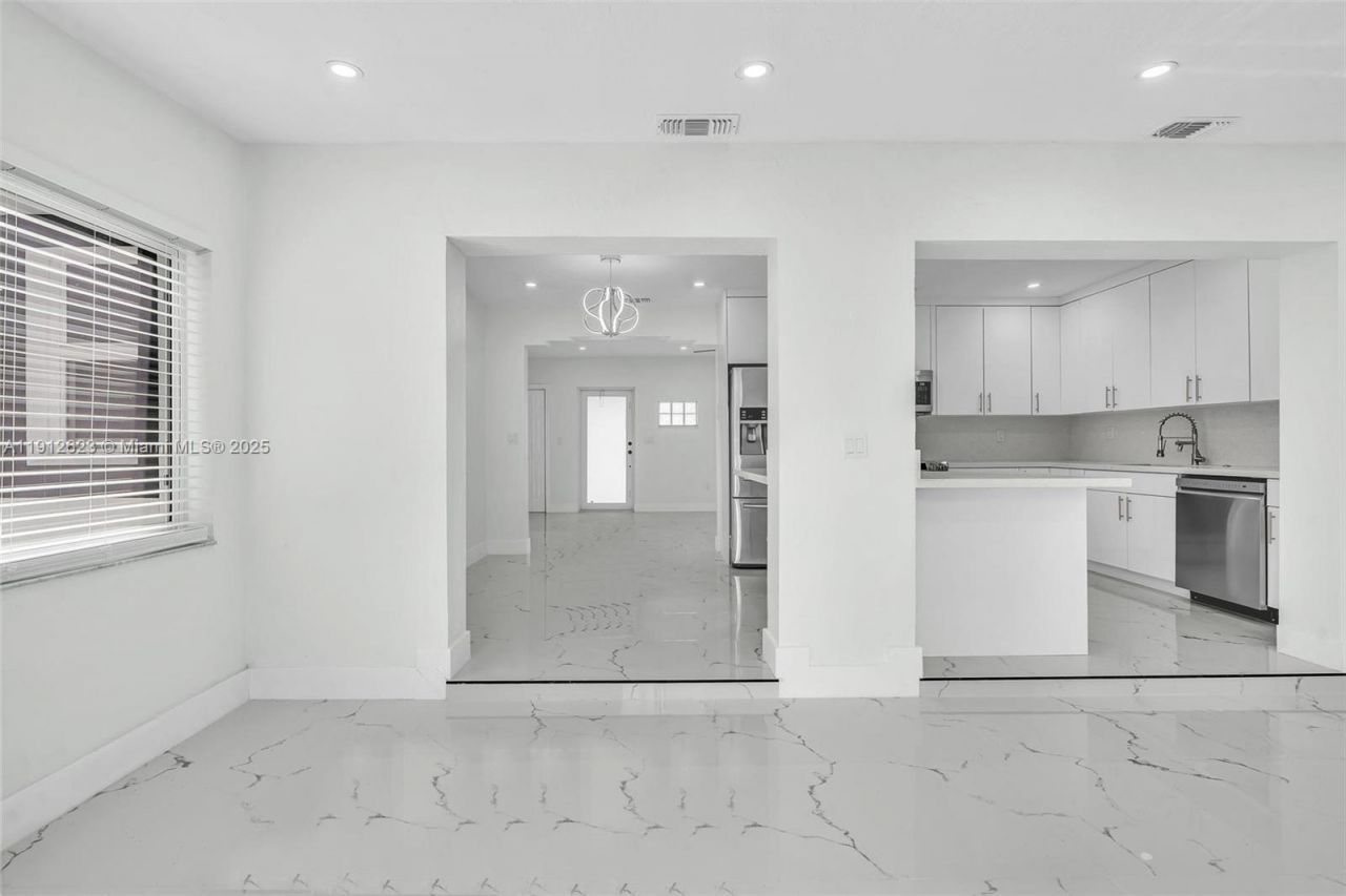 141 NW 89th St, El Portal, FL 33150 Photo