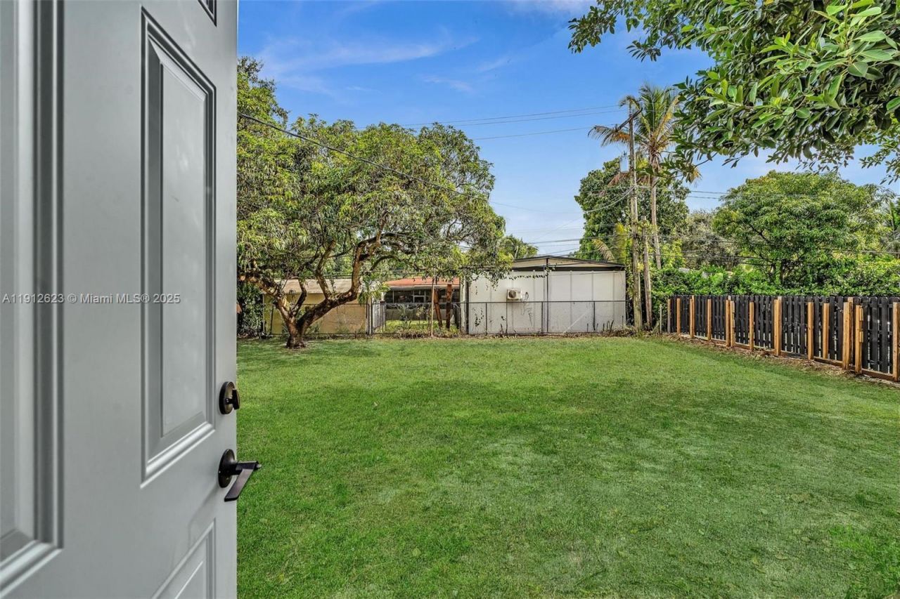 141 NW 89th St, El Portal, FL 33150 Photo