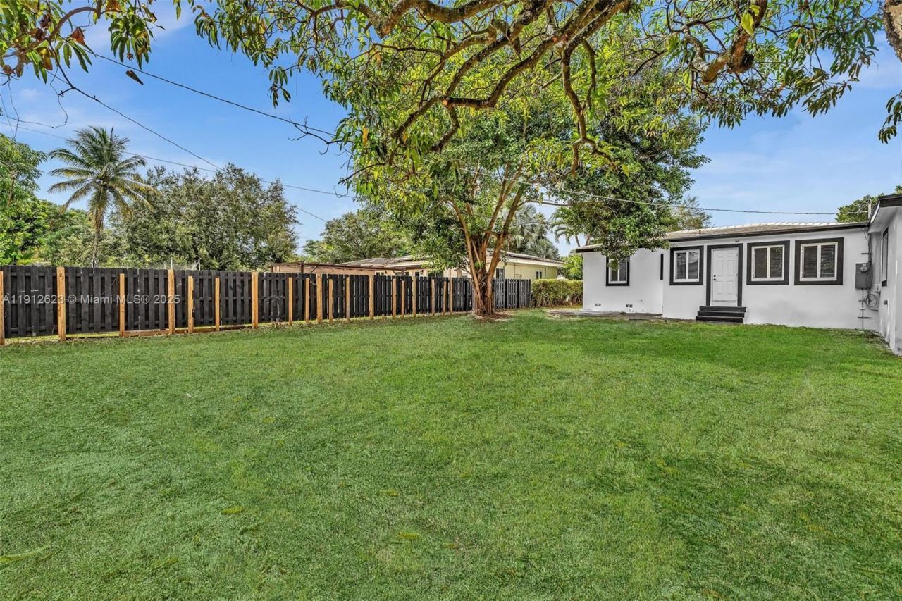 141 NW 89th St, El Portal, FL 33150 Photo