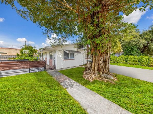 5709 Lincoln St, Hollywood, FL 33021