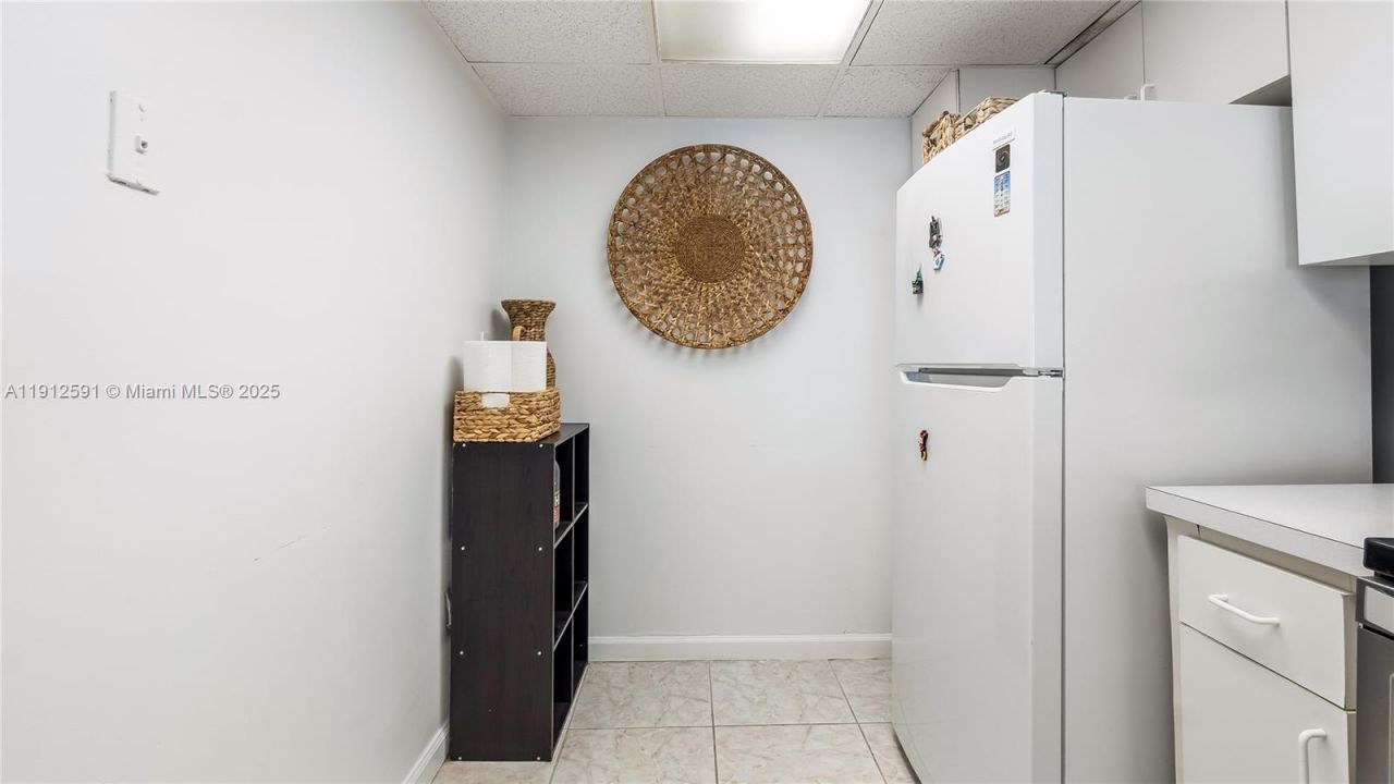 500 Bayview Dr, Unit 117, Sunny Isles Beach, FL 33160 Photo