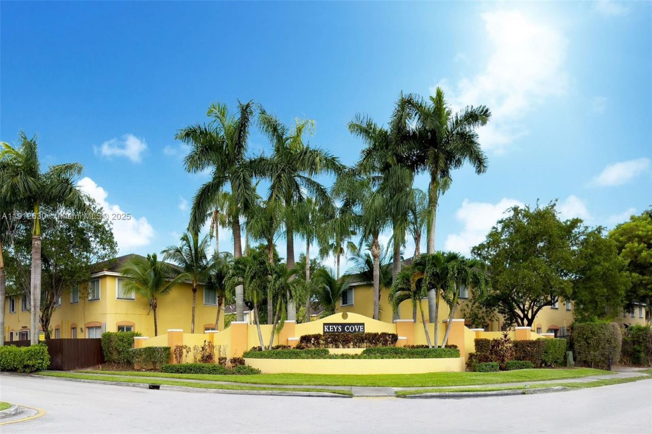 1658 SE 28th Ct, Unit 200, Homestead, FL 33035 Photo