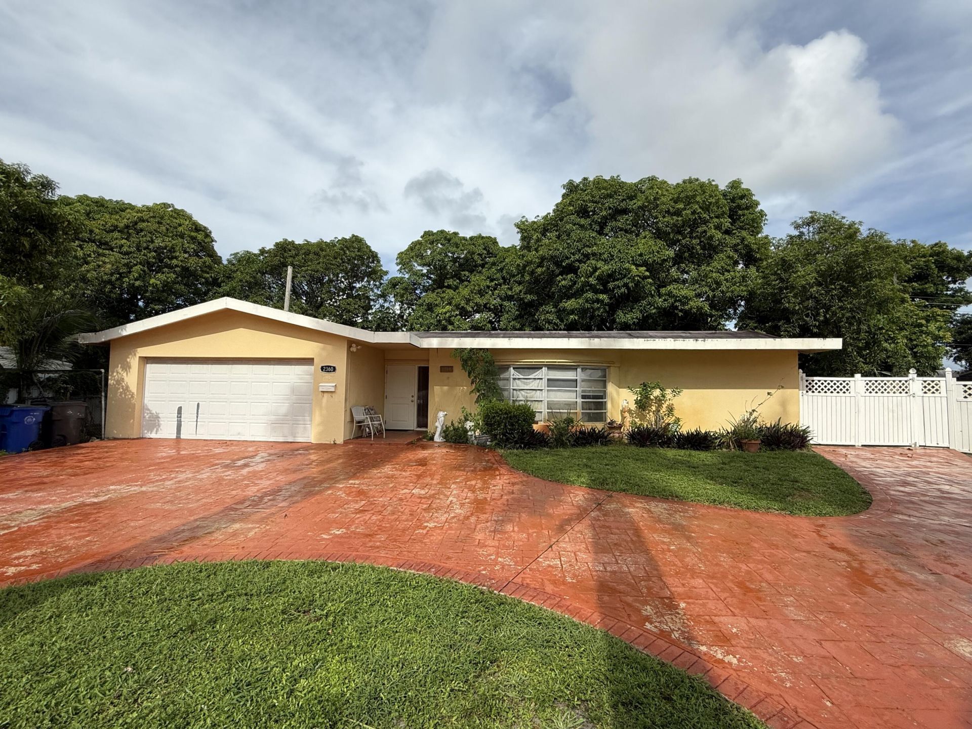 2360 NW 37th Terrace, Lauderdale Lakes, FL 33311 Photo