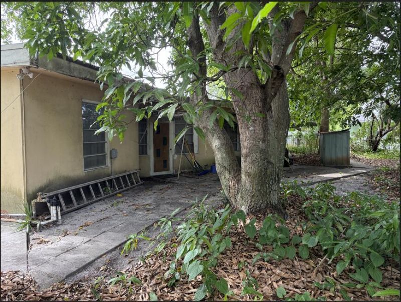 2360 NW 37th Terrace, Lauderdale Lakes, FL 33311 Photo