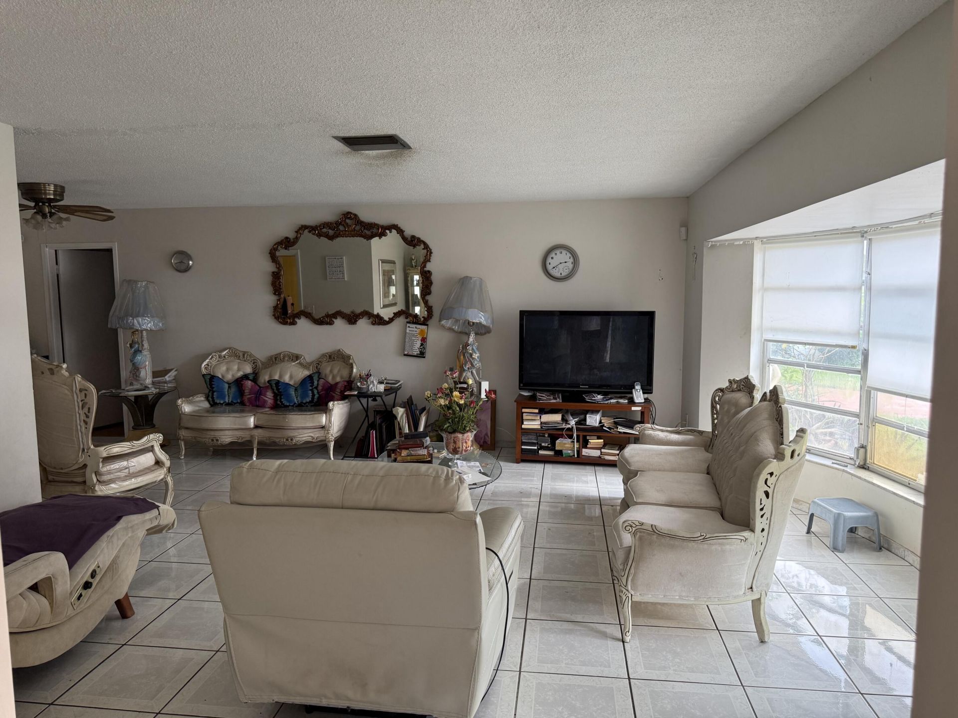 2360 NW 37th Terrace, Lauderdale Lakes, FL 33311 Photo