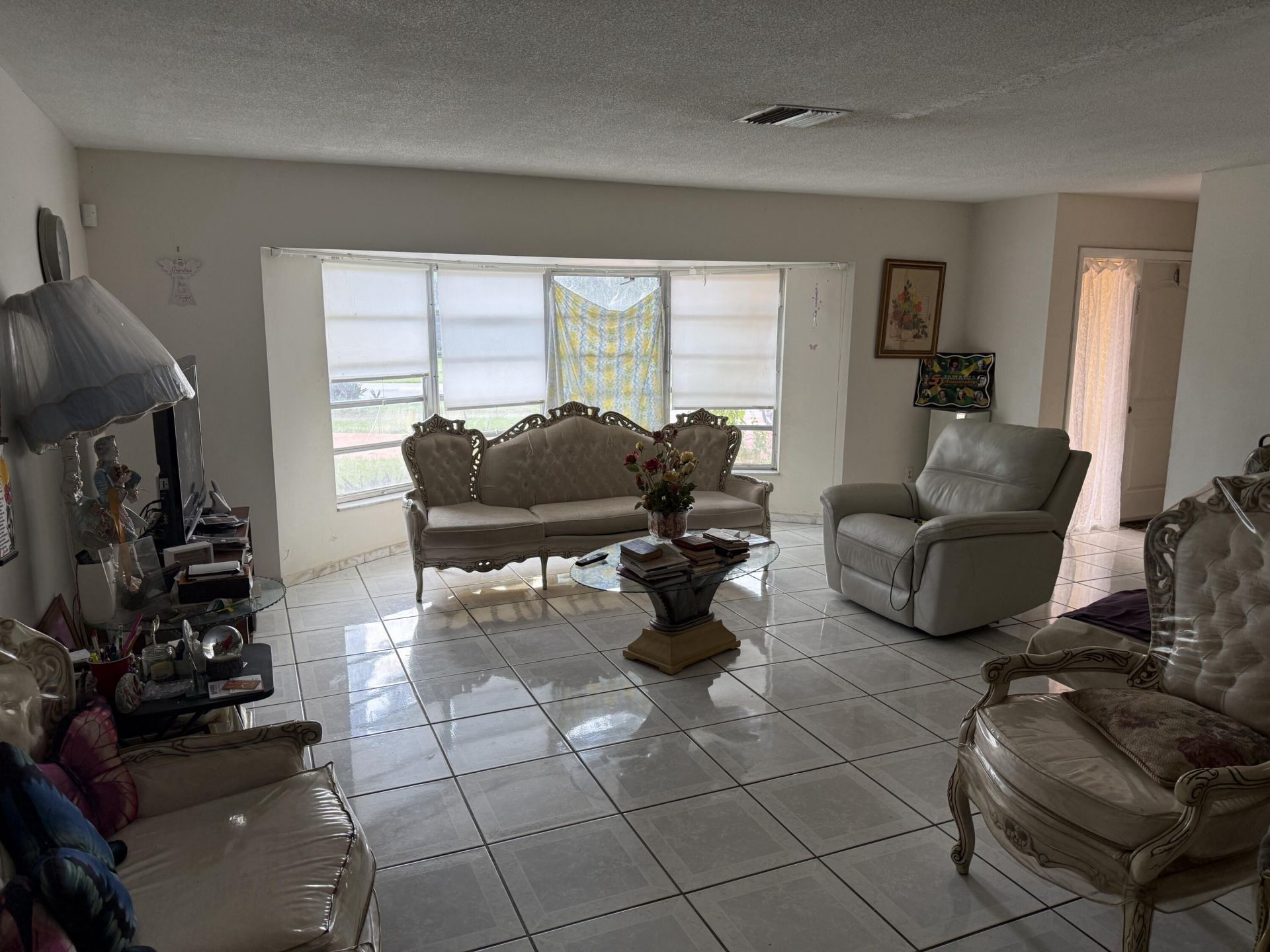 2360 NW 37th Terrace, Lauderdale Lakes, FL 33311 Photo