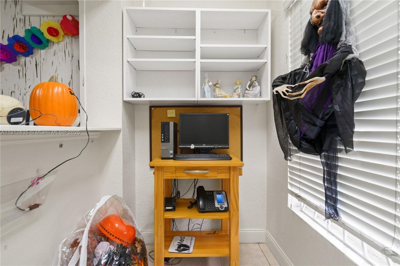 1920 SW 22nd St, Miami, FL 33145 Photo