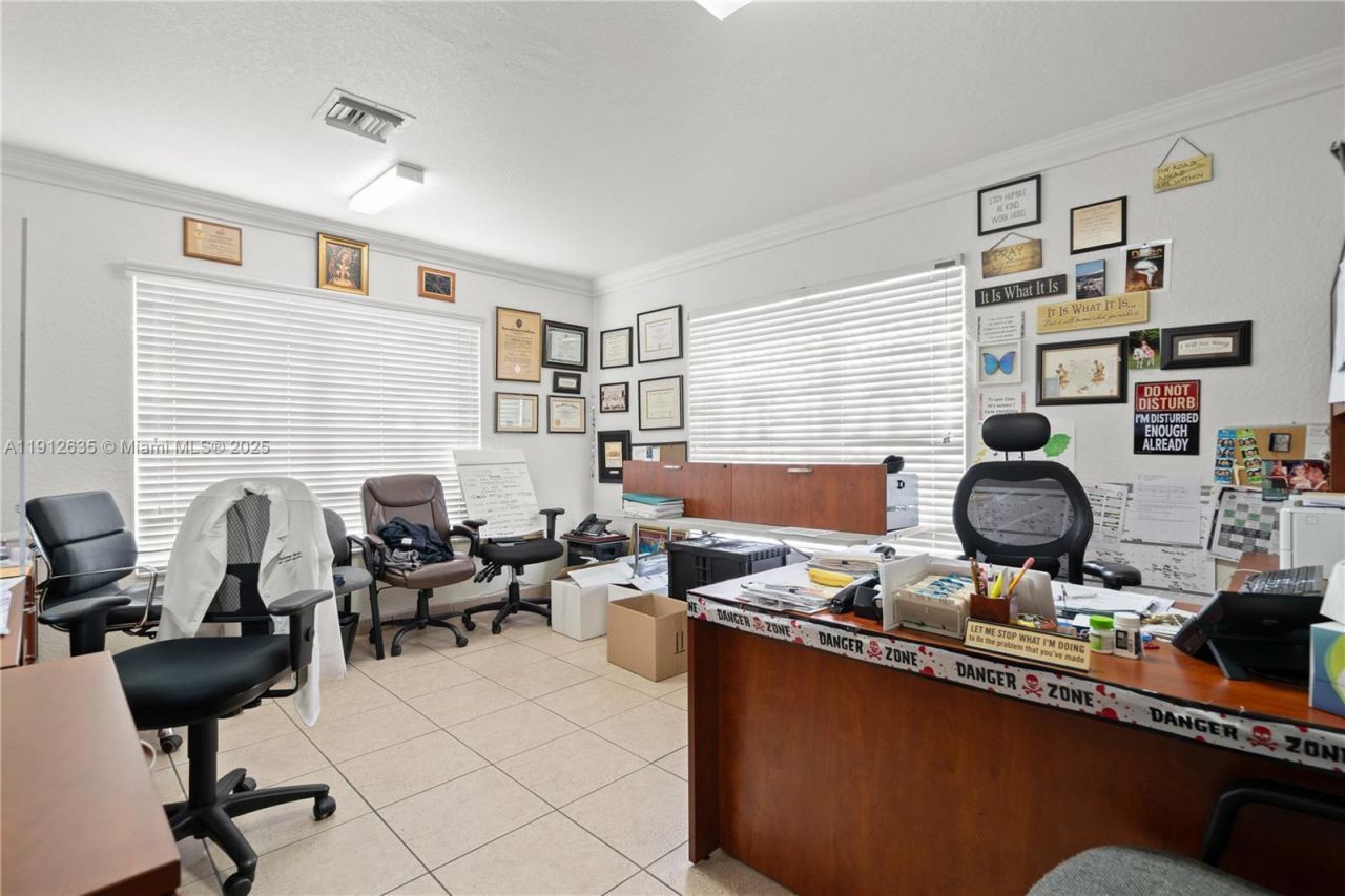 1920 SW 22nd St, Miami, FL 33145 Photo