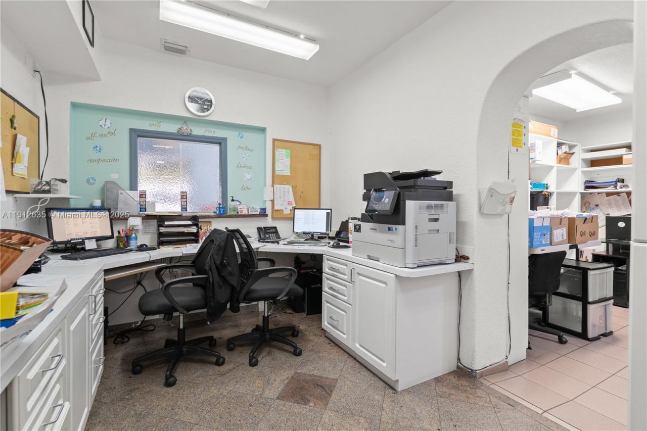 1920 SW 22nd St, Miami, FL 33145 Photo