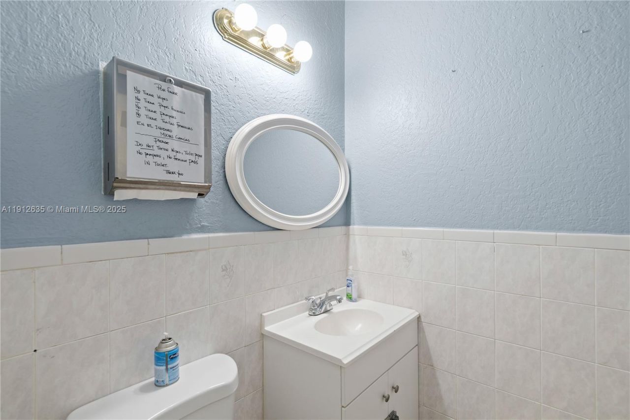 1920 SW 22nd St, Miami, FL 33145 Photo