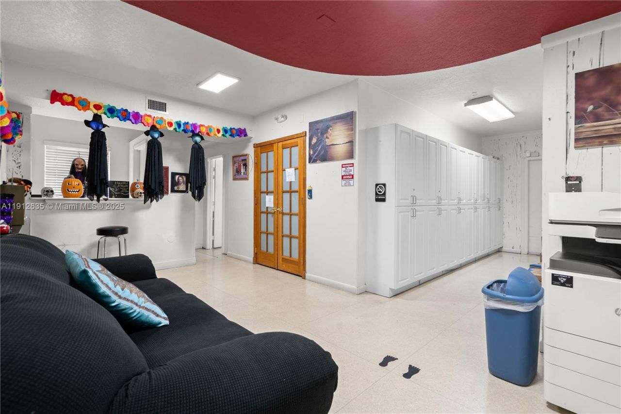 1920 SW 22nd St, Miami, FL 33145 Photo