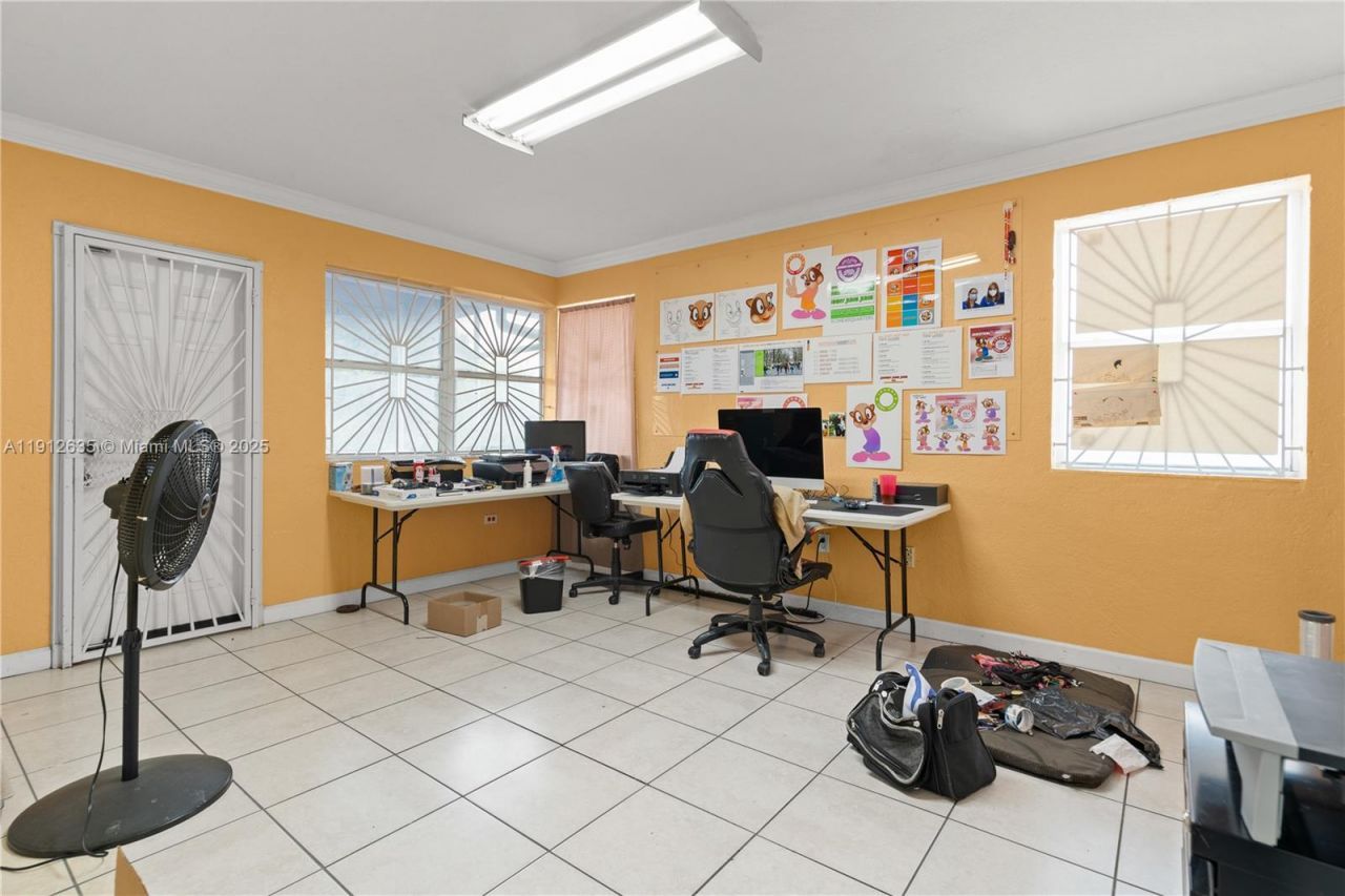 1920 SW 22nd St, Miami, FL 33145 Photo