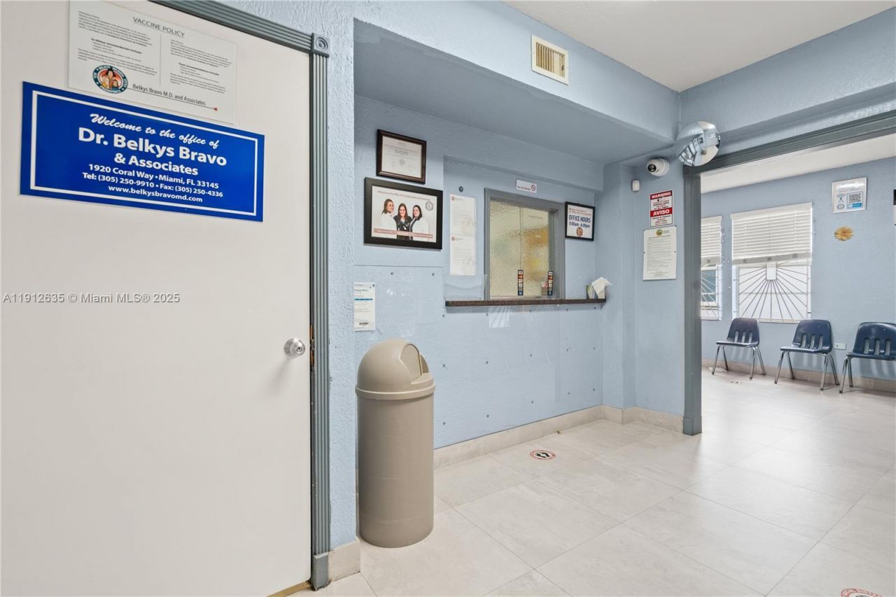 1920 SW 22nd St, Miami, FL 33145 Photo