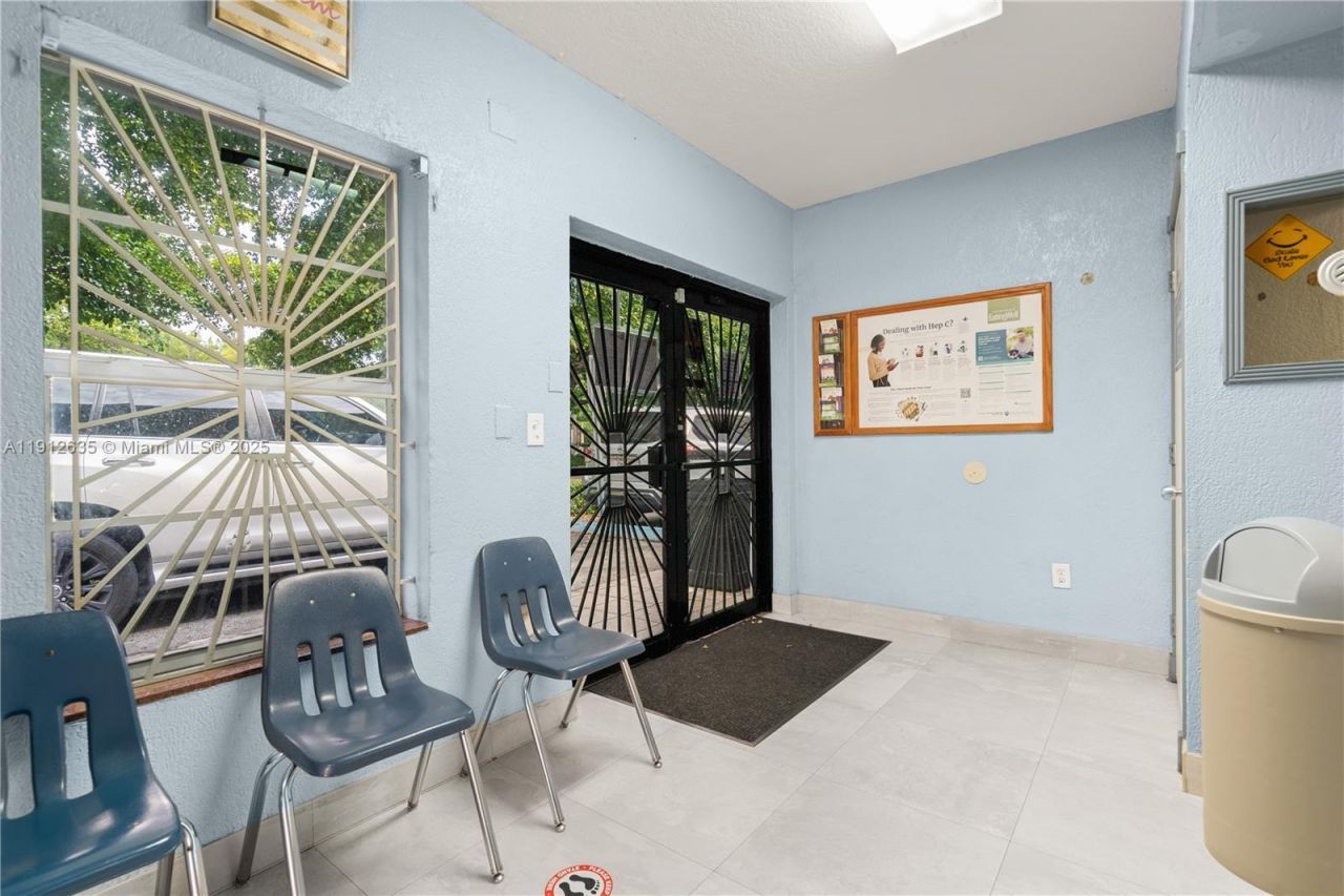 1920 SW 22nd St, Miami, FL 33145 Photo