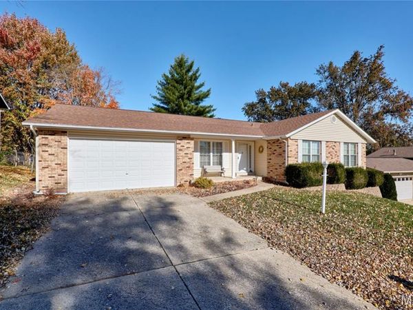 41 Country Creek Drive, St Peters, MO 63376