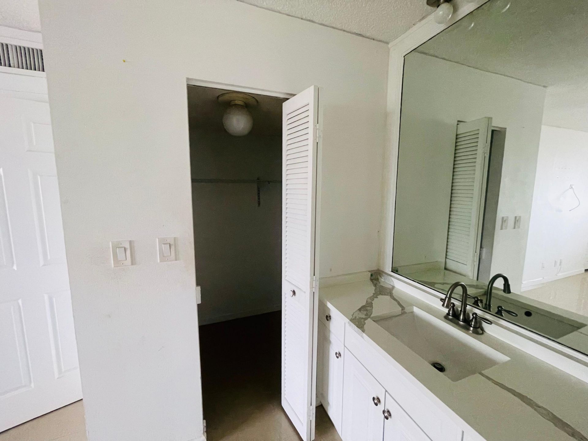 6300 S Falls Cir Drive, Unit 412, Lauderhill, FL 33319 Photo
