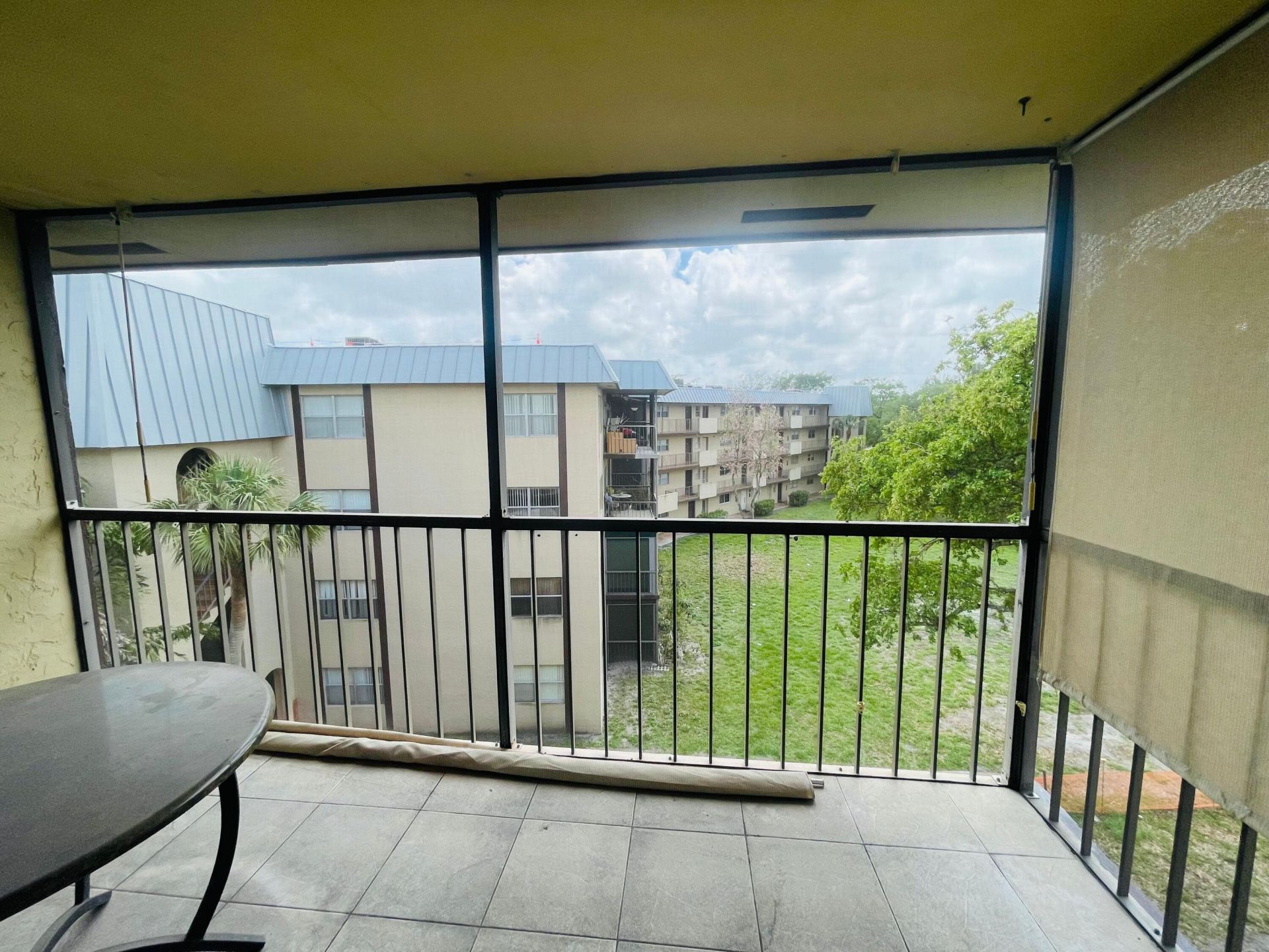 6300 S Falls Cir Drive, Unit 412, Lauderhill, FL 33319 Photo