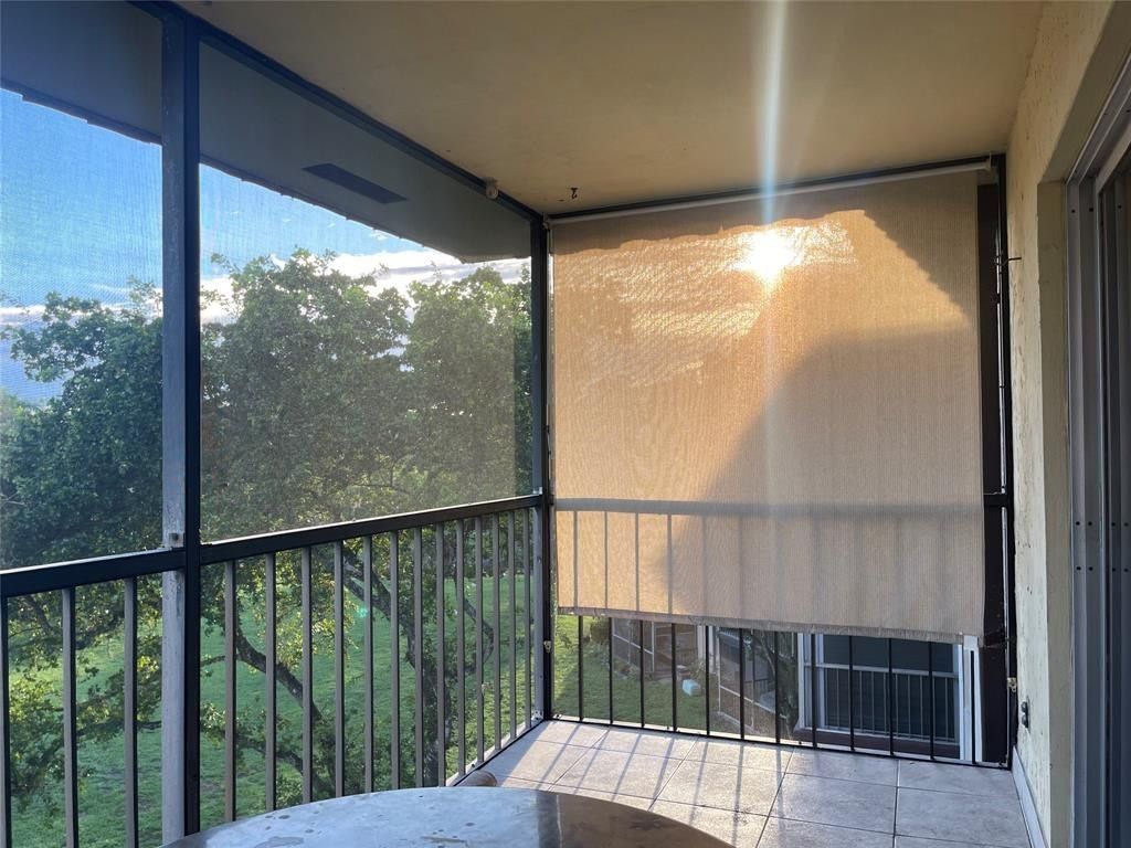 6300 S Falls Cir Drive, Unit 412, Lauderhill, FL 33319 Photo