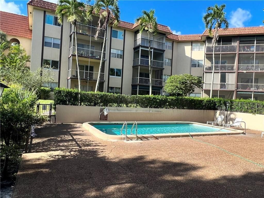 6300 S Falls Cir Drive, Unit 412, Lauderhill, FL 33319 Photo