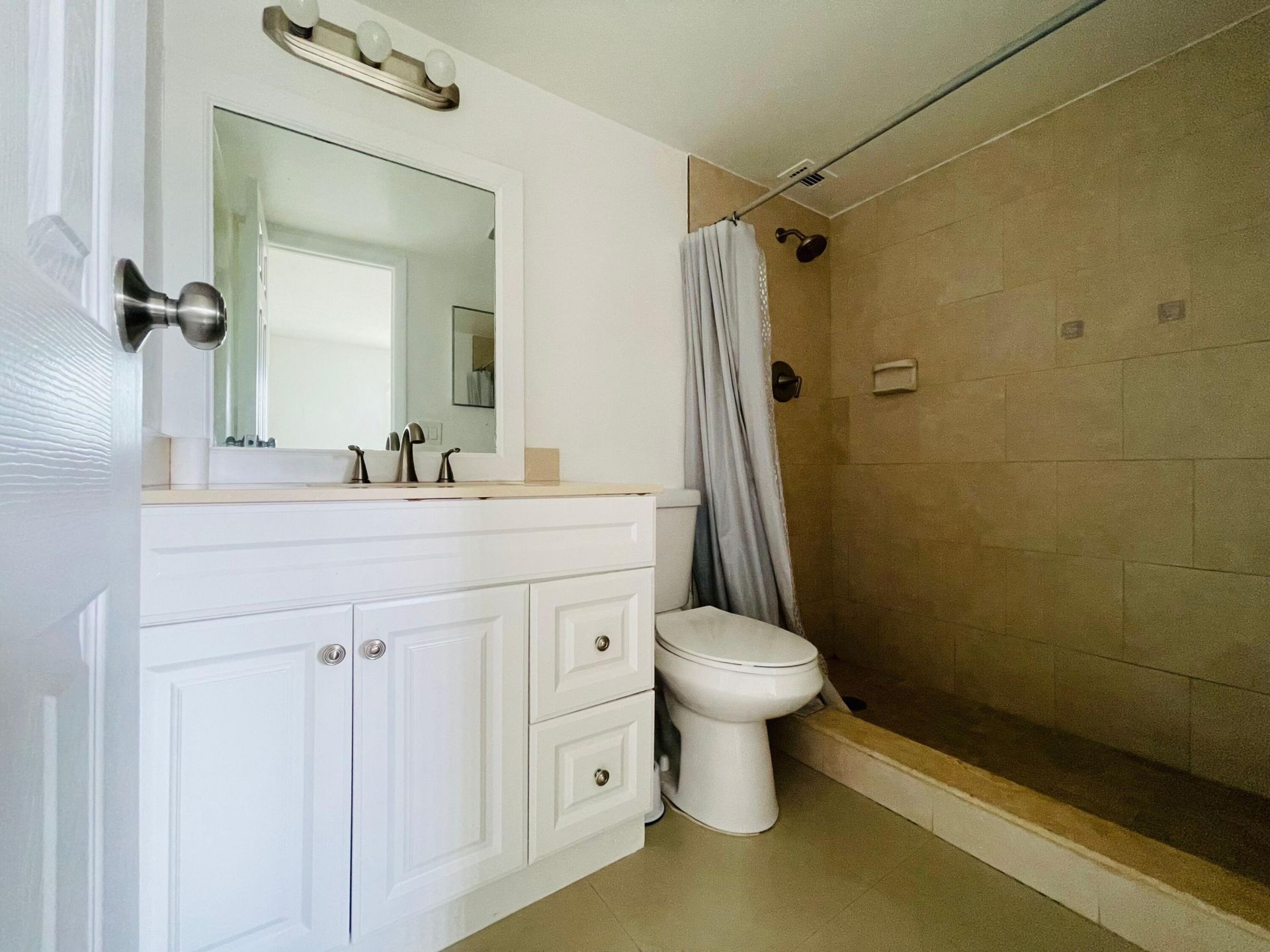 6300 S Falls Cir Drive, Unit 412, Lauderhill, FL 33319 Photo