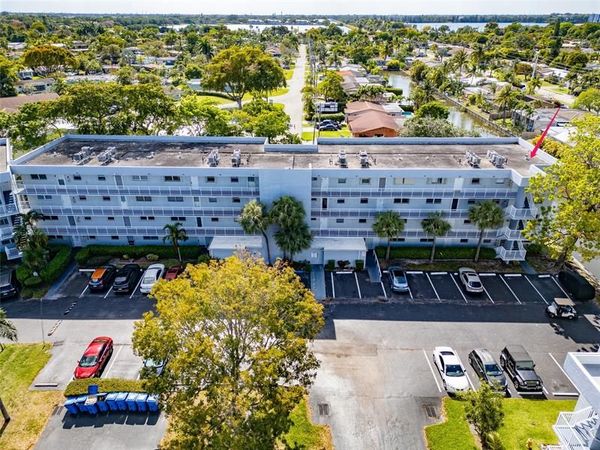 119 Royal Park Drive, Unit 4H, Oakland Park, FL 33309