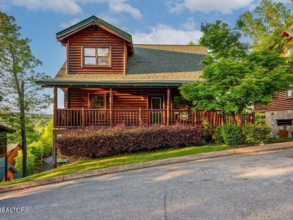 2023 Bear Creek Way, Pigeon Forge, TN 37862