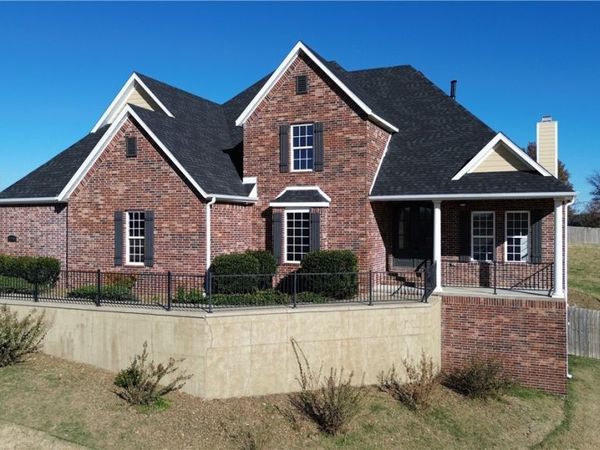 294 Arlington Way, Tontitown, AR 72762