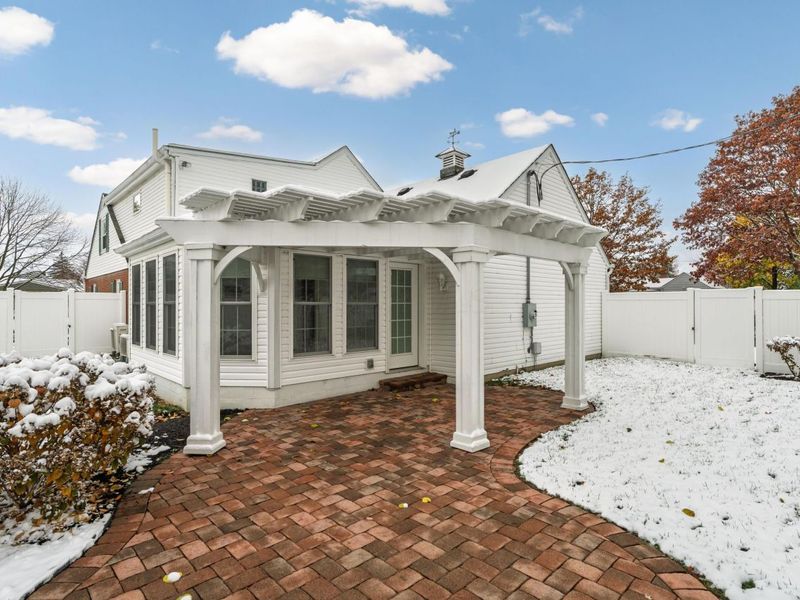 3106 Somerford Road, Columbus, OH 43221 Photo 3