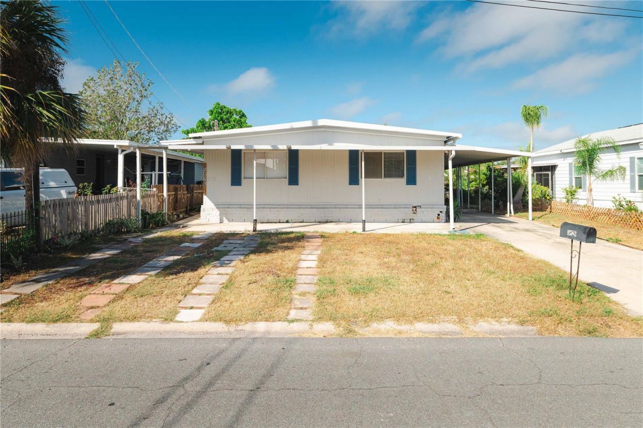 5826 Portsmouth Drive, Tampa, FL 33615 Main Photo