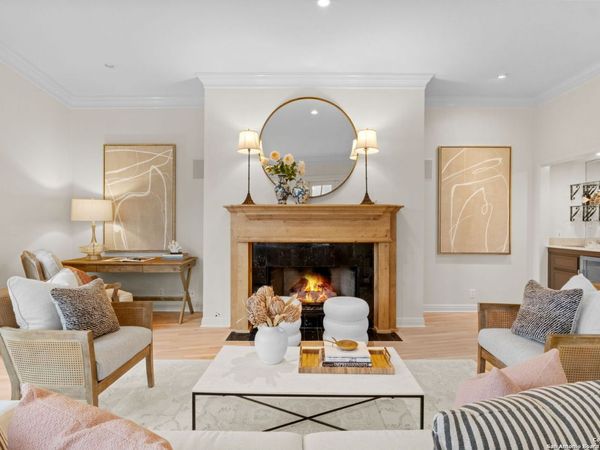 110 KENNEDY AVE, Unit 6, Alamo Heights, TX 78209