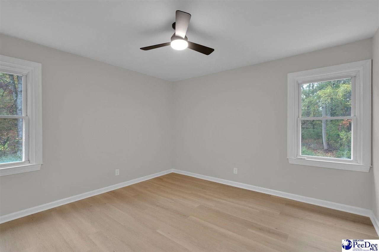 1442 London Drive Photo 18