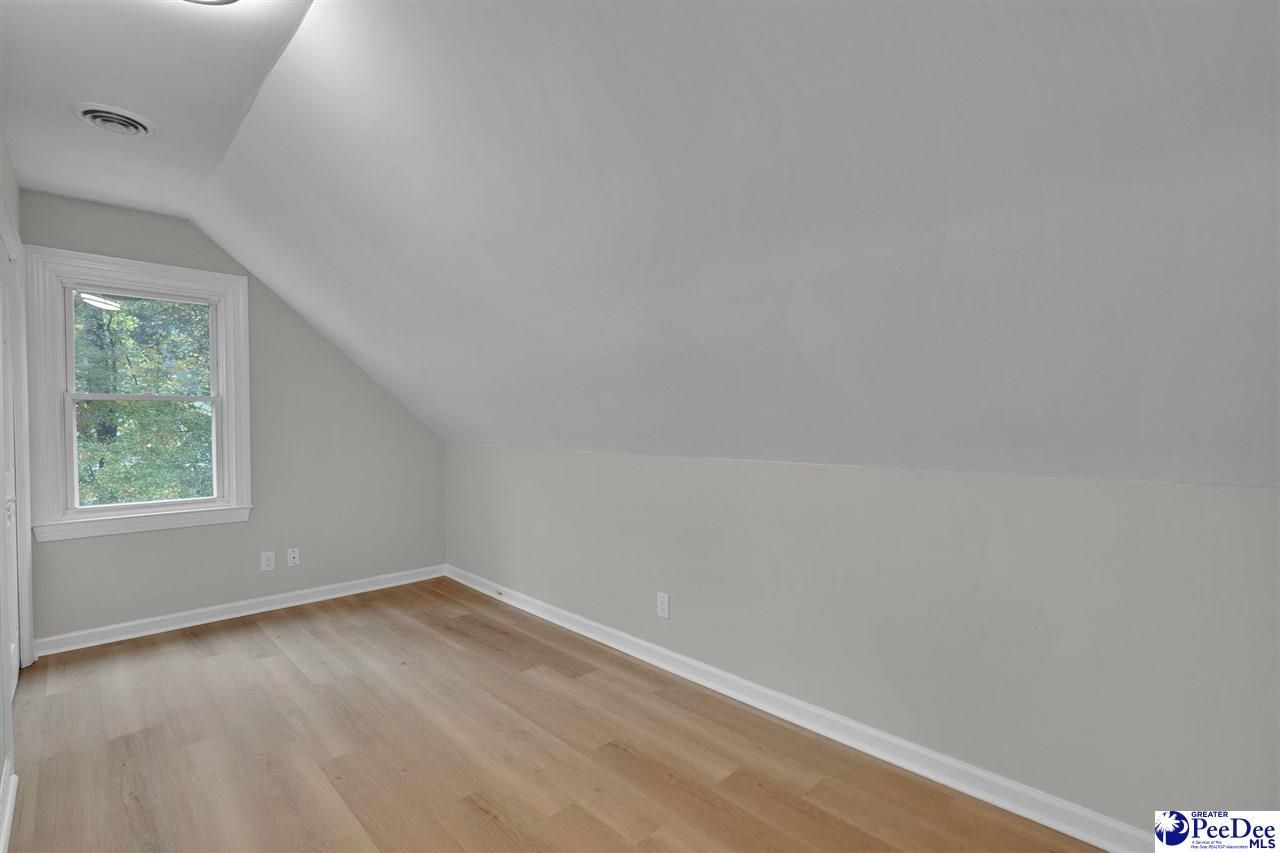 1442 London Drive Photo 33