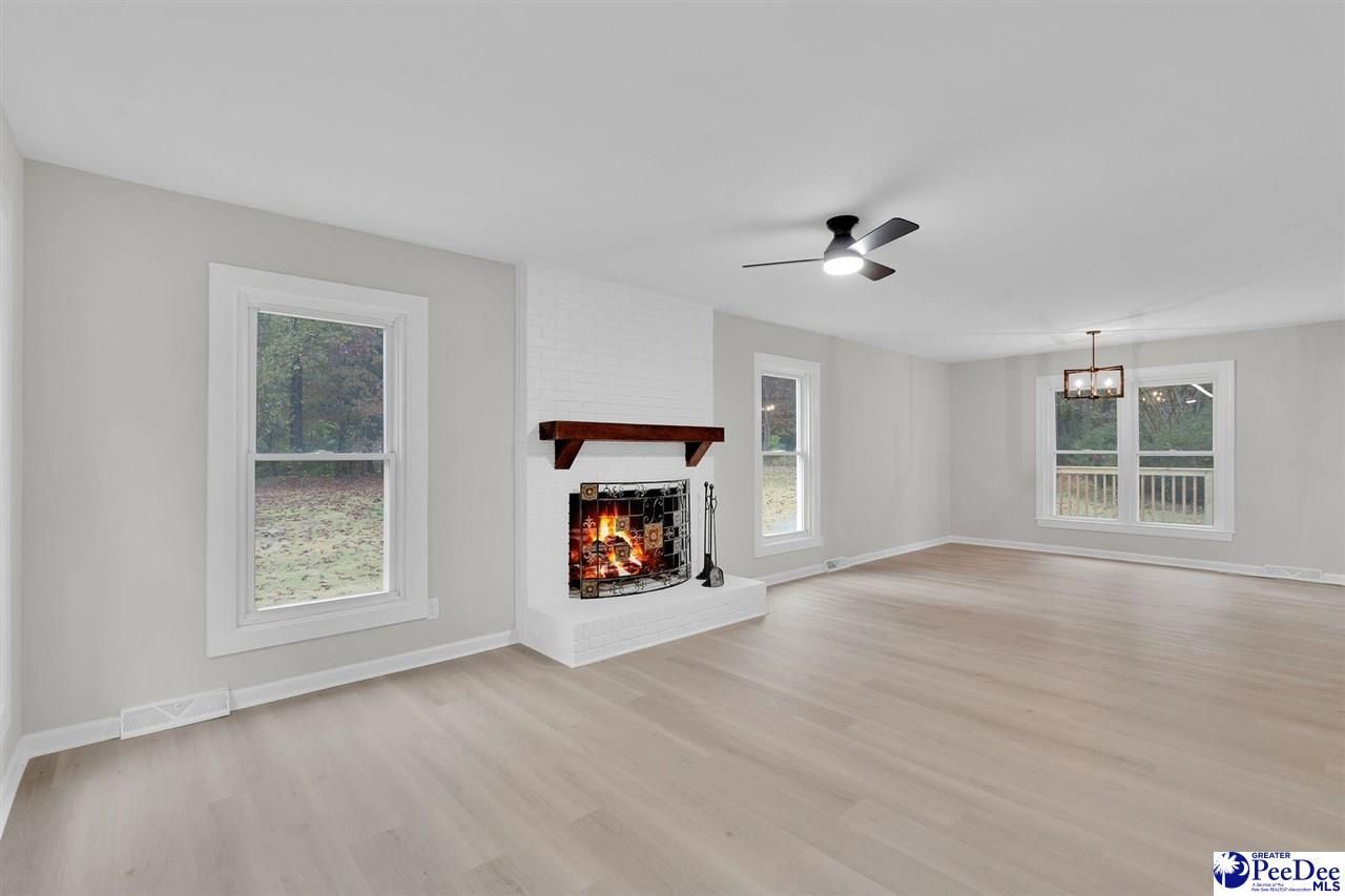 1442 London Drive Photo 6
