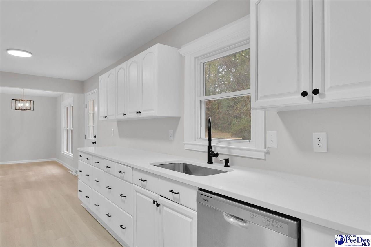 1442 London Drive Photo 8