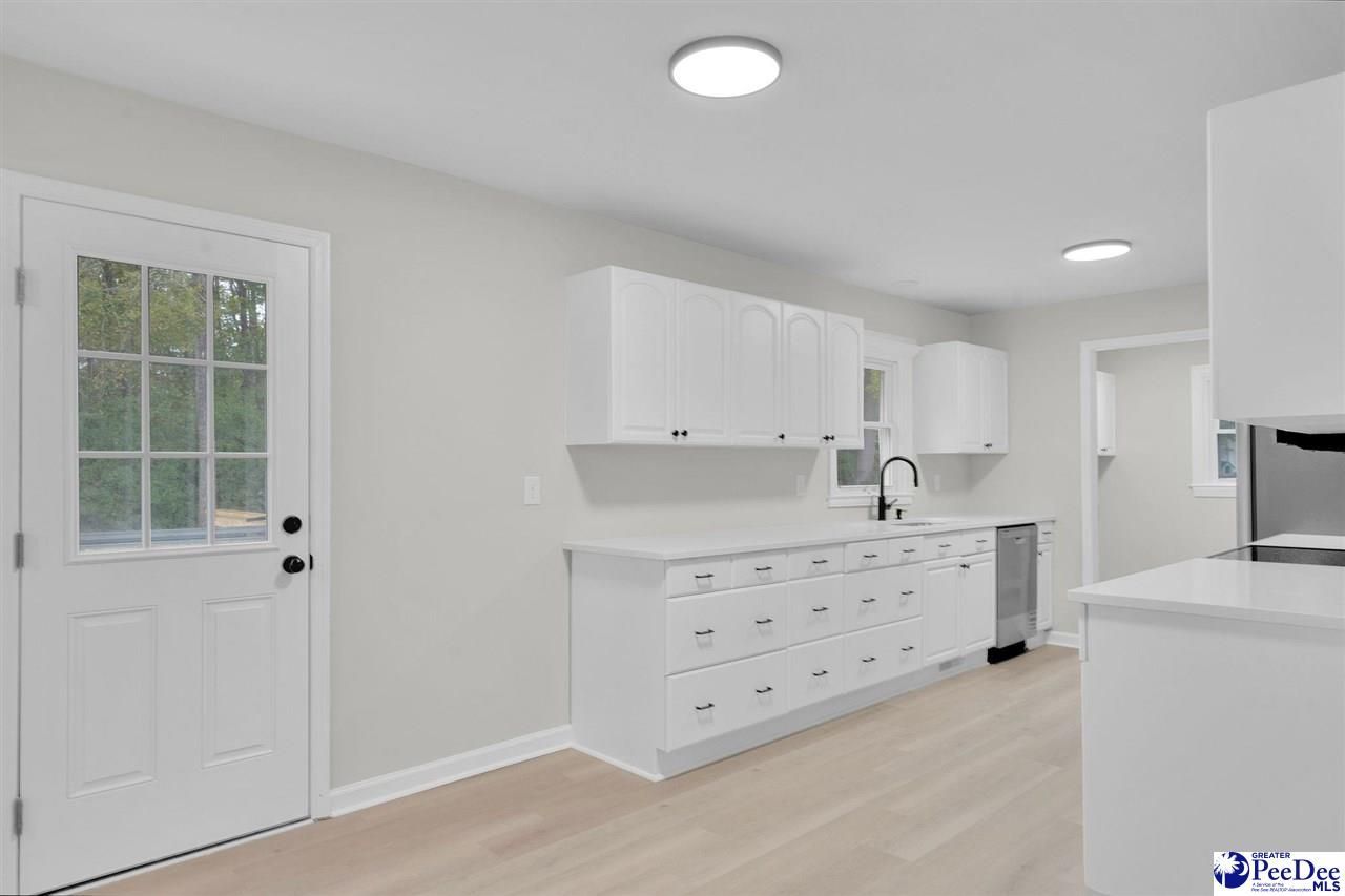 1442 London Drive Photo 9