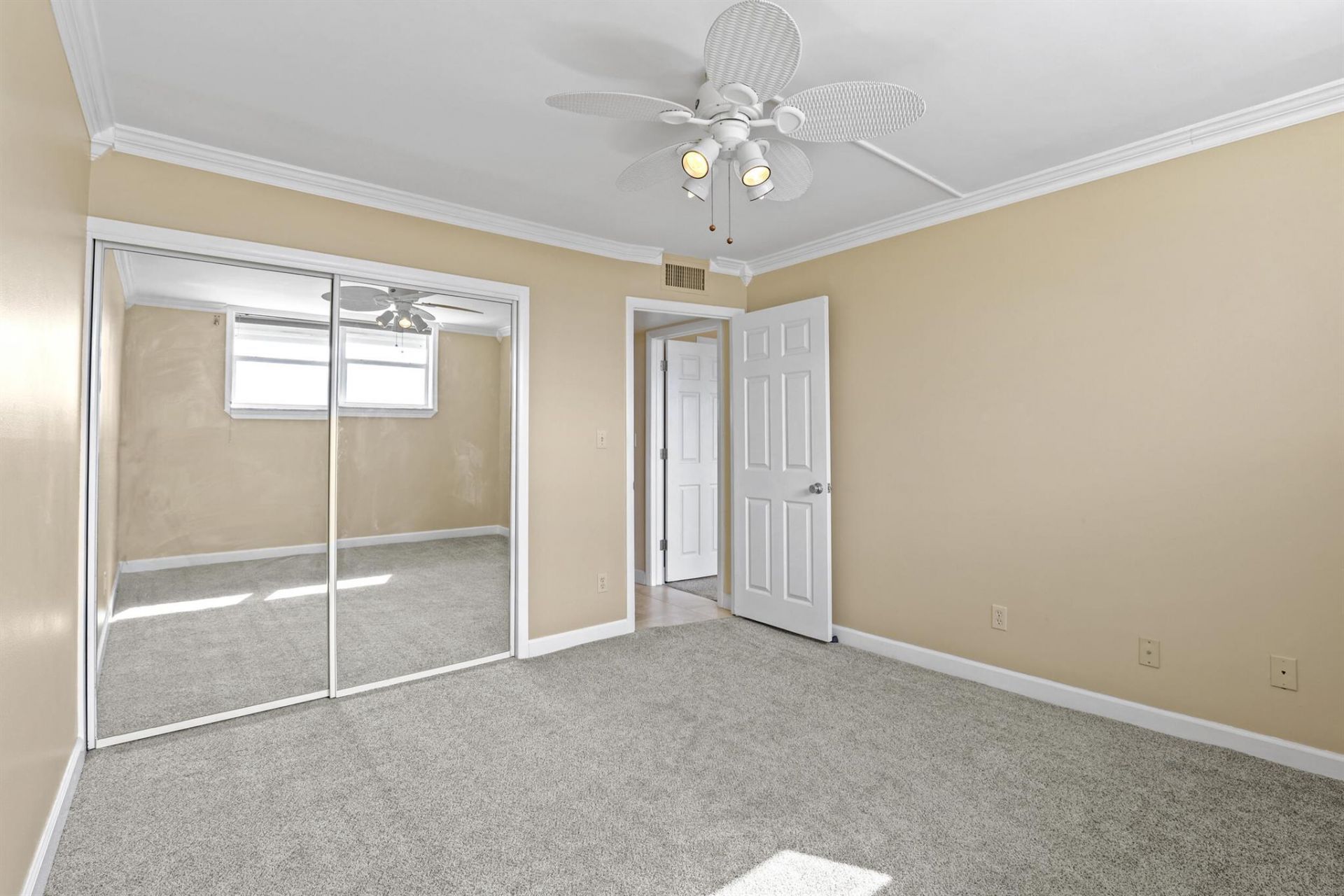 109 Paradise Harbour Boulevard, Unit 514, North Palm Beach, FL 33408 Photo